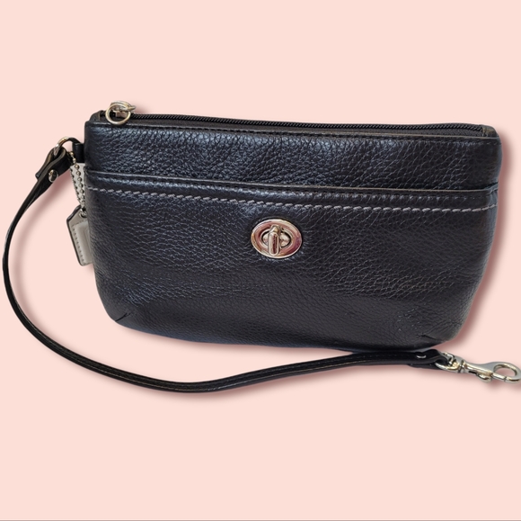 Coach Wristlet Black Leather Silver Turnlock - Picture 1 of 8